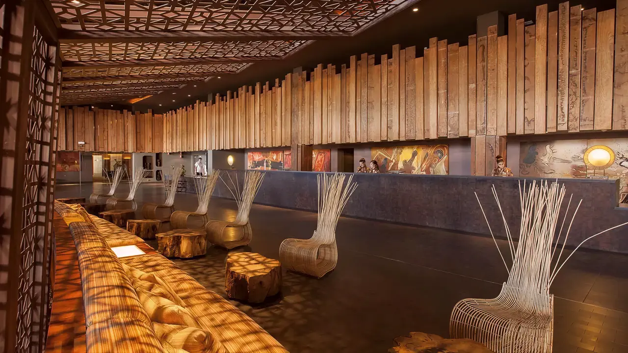 Nowoczesne lobby w hotelu Lopesan Baobab Resort