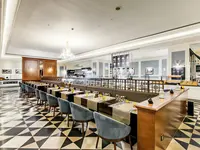 Elegancka restauracja w hotelu Lord's Palace
