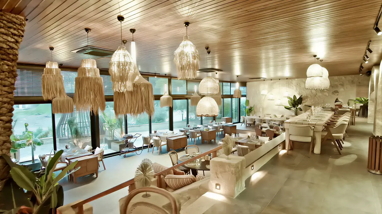 Elegancka restauracja w hotelu Lord's Palace