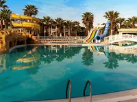 Zjeżdżalnie wodne w basenie Lucas Didim Resort