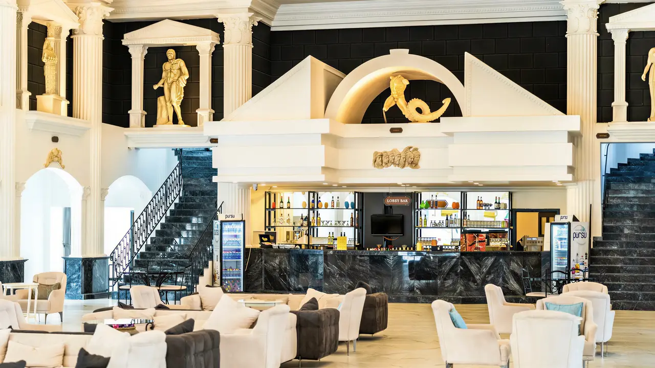 Luksusowy bar w hotelu Lucas Didim Resort
