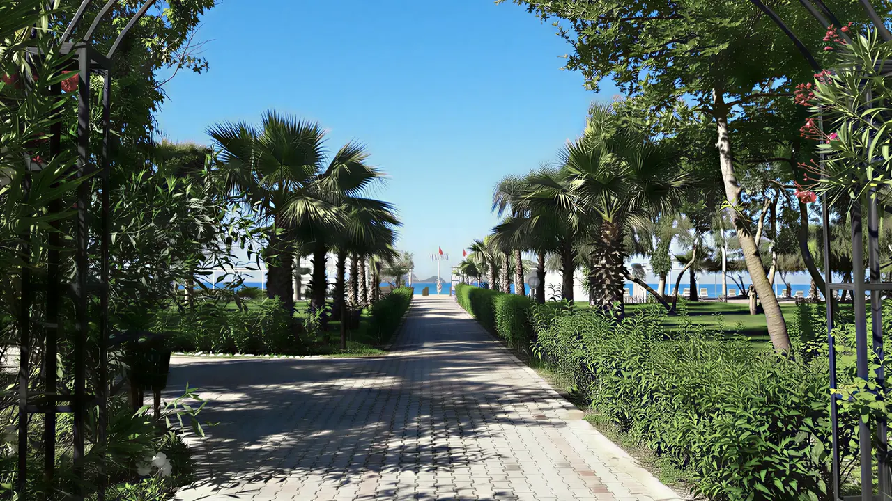 Ścieżka w ogrodzie hotelu Lykia Botanika Beach