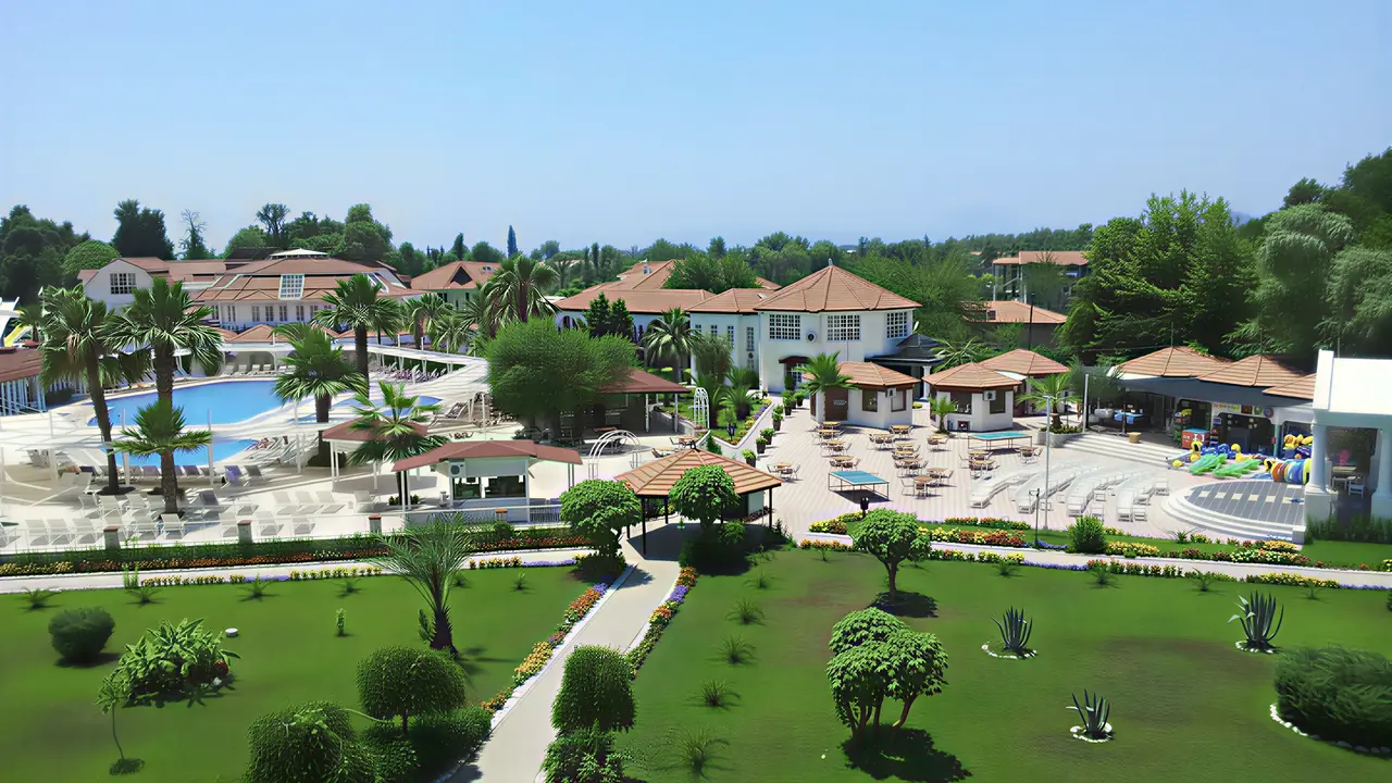 Widok na kompleks Lykia Botanika Beach z basenem i ogrodami