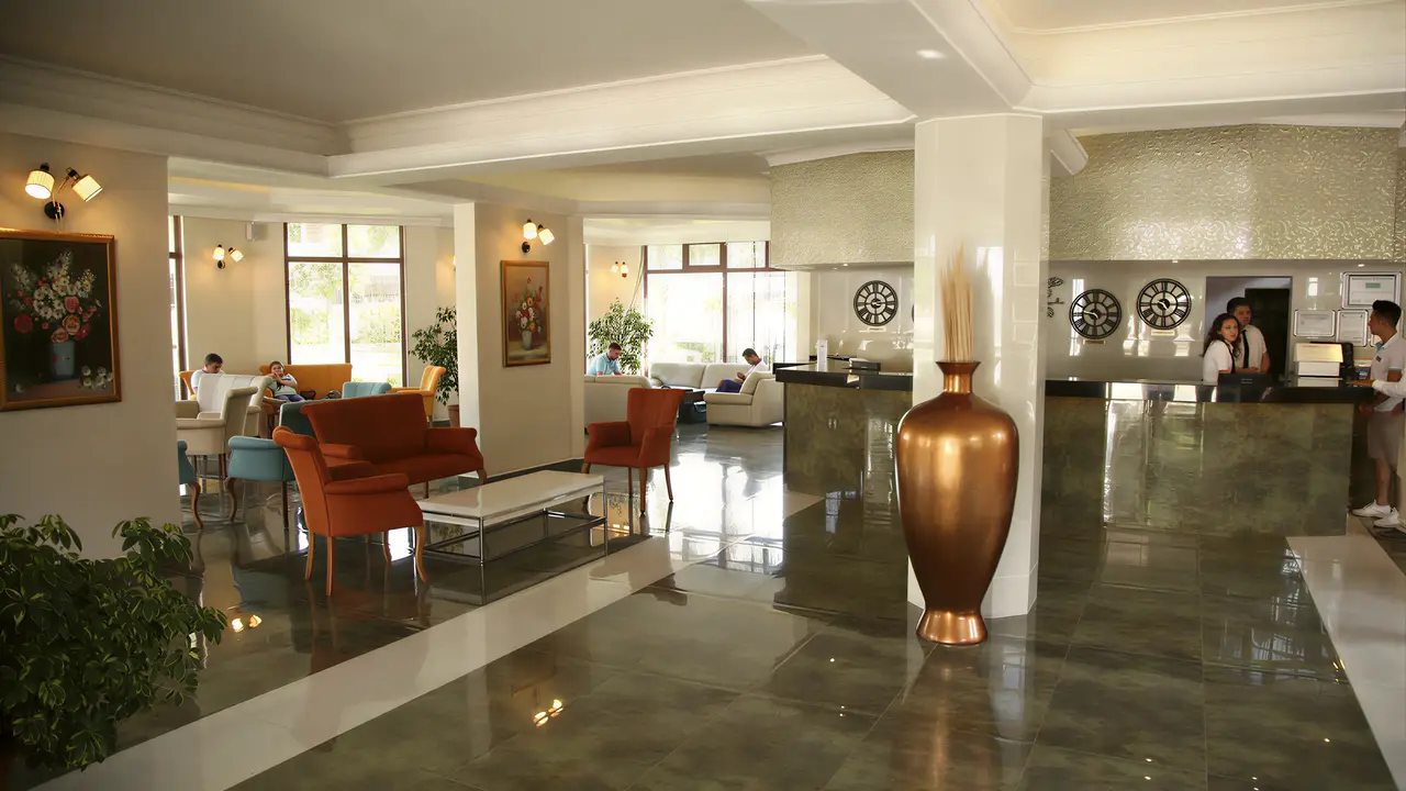 Wnętrze lobby w hotelu Lykia Botanika Beach