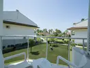 Balkon z widokiem na ogród w Lykia Botanika Beach