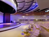Sala widowiskowa z ogromną sceną w Lykia World Antalya & Links Golf