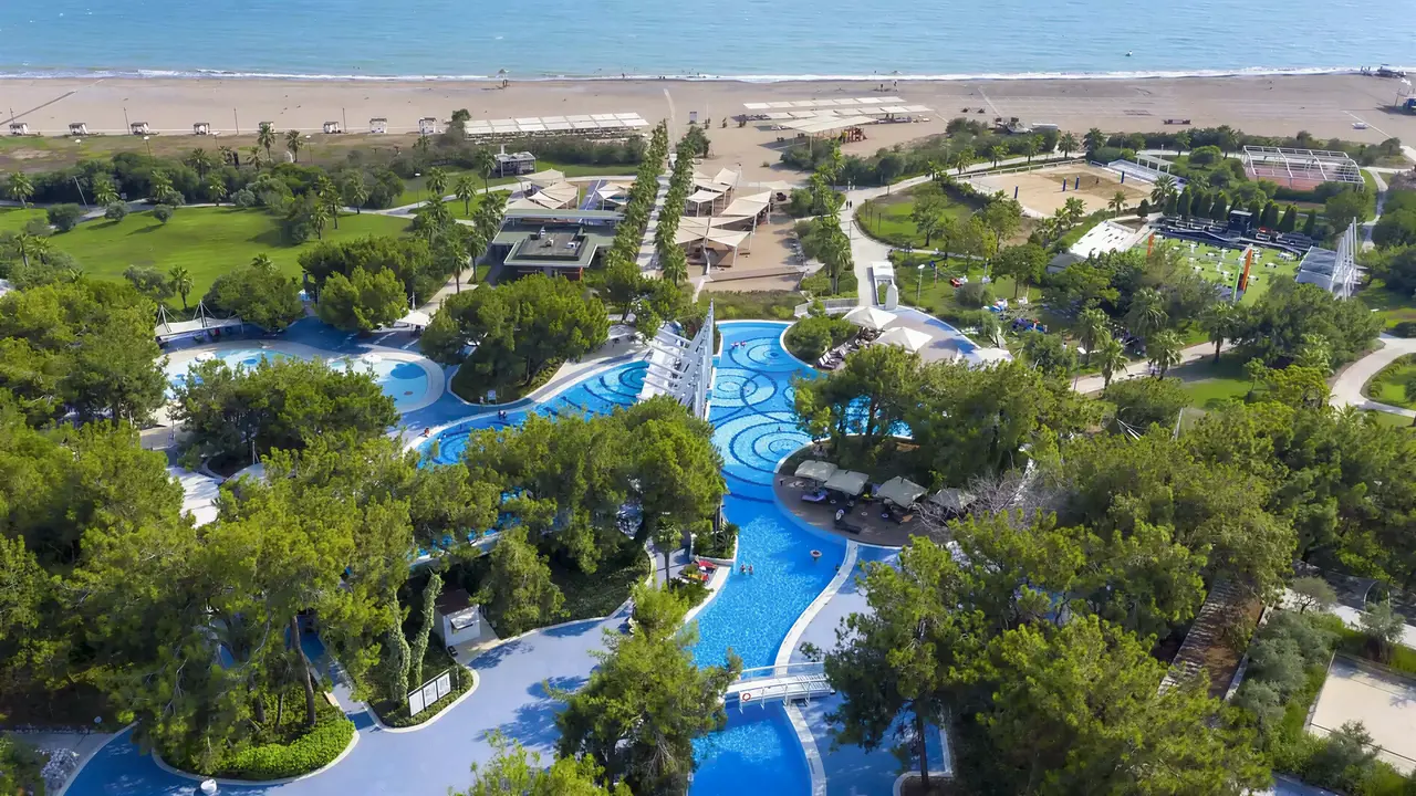 Widok z lotu ptaka na kompleks Lykia World Antalya & Links Golf