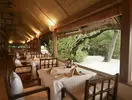 Elegancka restauracja w Makunudu Island z widokiem na plażę
