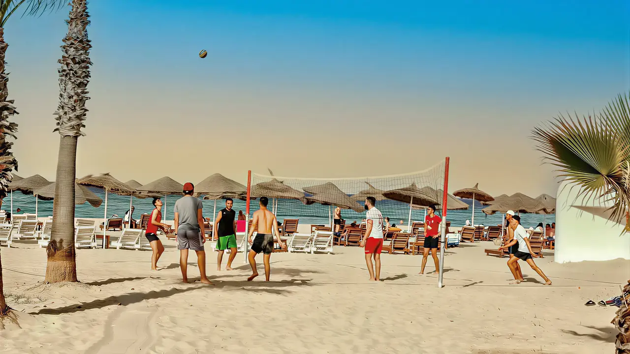 Gra w siatkówkę plażową w Marabout
