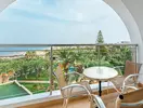 Balkon z widokiem na morze w Marhaba Beach
