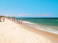 Piaszczysta plaża i morze w Marhaba Salem