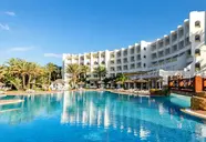 Basen zewnętrzny w hotelu Marhaba Salem
