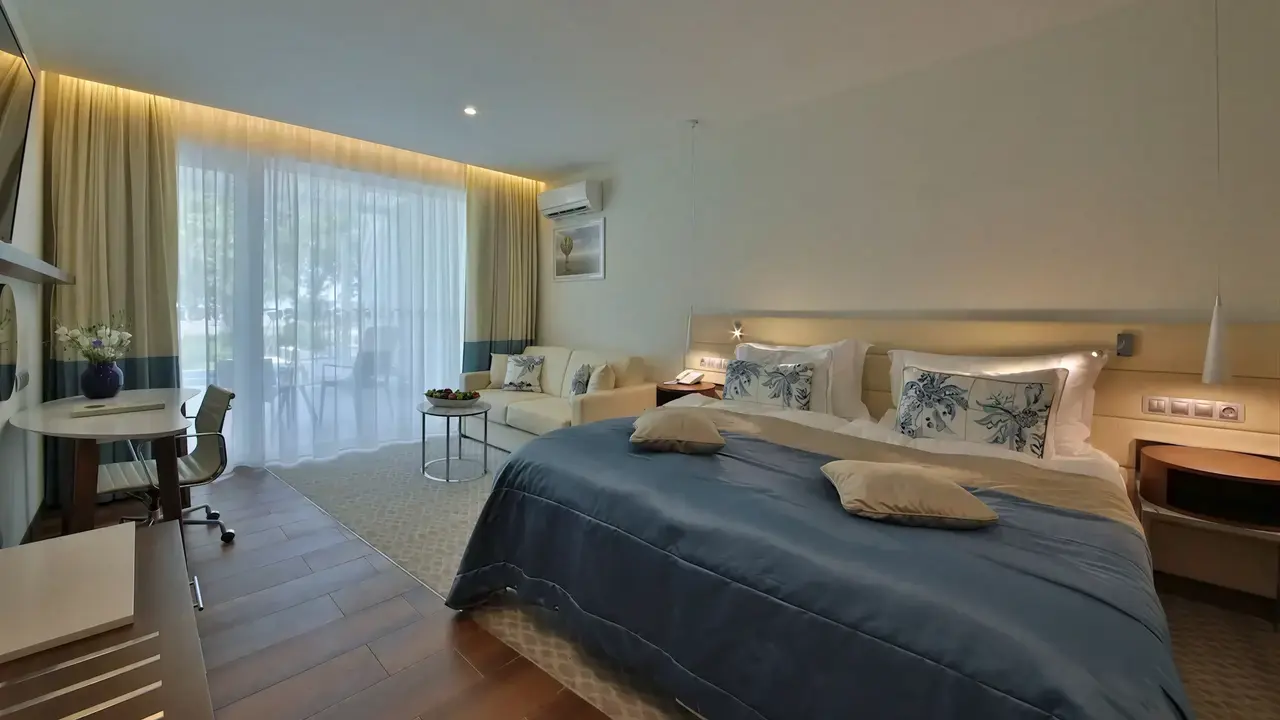 Nowoczesna sypialnia w hotelu Maritim Paradise Blue Albena