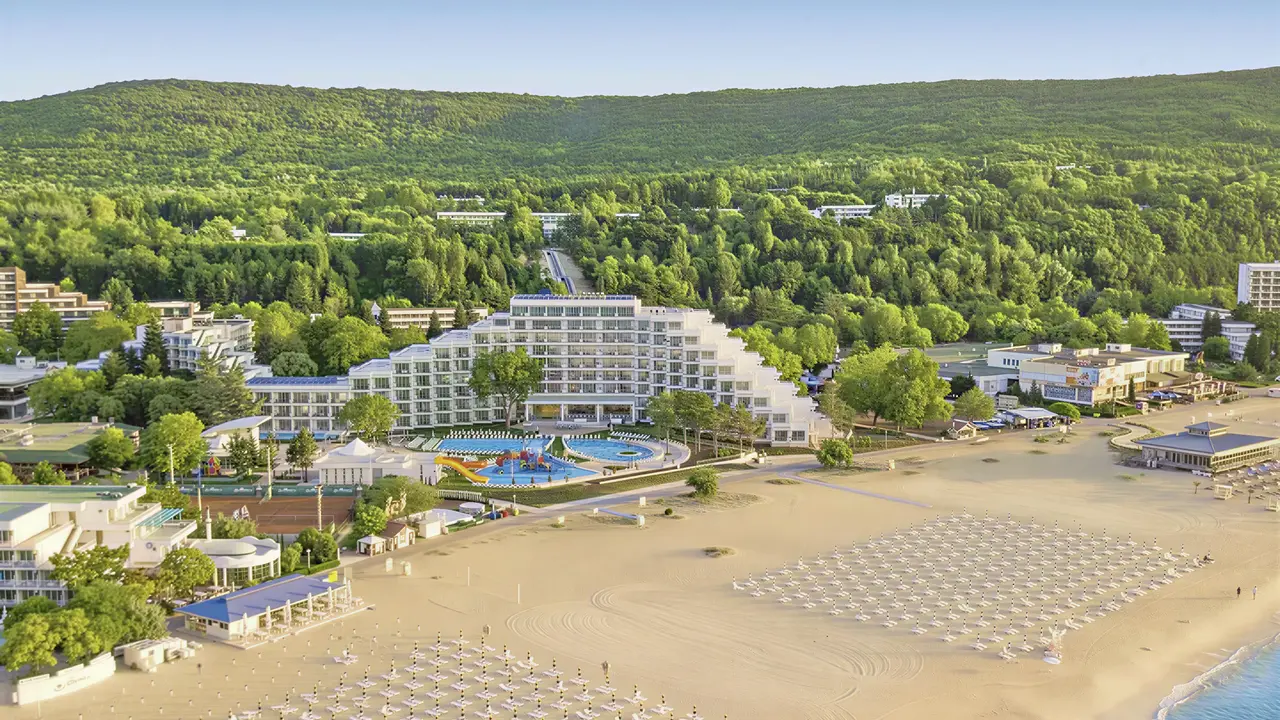 Widok na kompleks Maritim Paradise Blue Albena oraz plażę