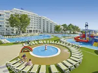 Zjeżdżalnie wodne i baseny w Maritim Paradise Blue Albena