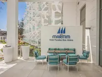 Elewacja i wejście do Maritim Paradise Blue Albena