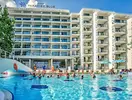 Basen z gośćmi w hotelu Maritim Paradise Blue Albena