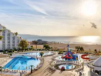 Widok na kompleks i baseny w Maritim Paradise Blue Albena