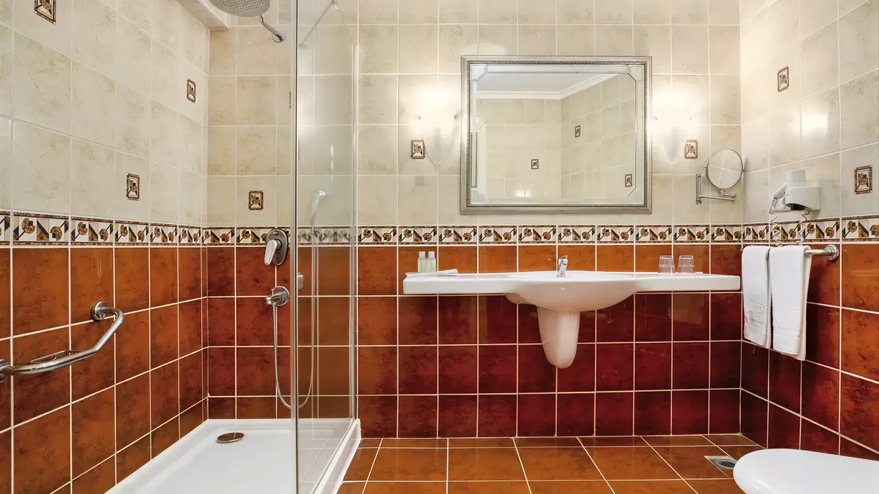 Łazienka w hotelu Marti La Perla