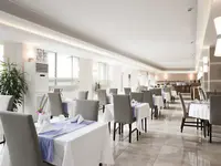 Elegancka restauracja w hotelu Marti La Perla