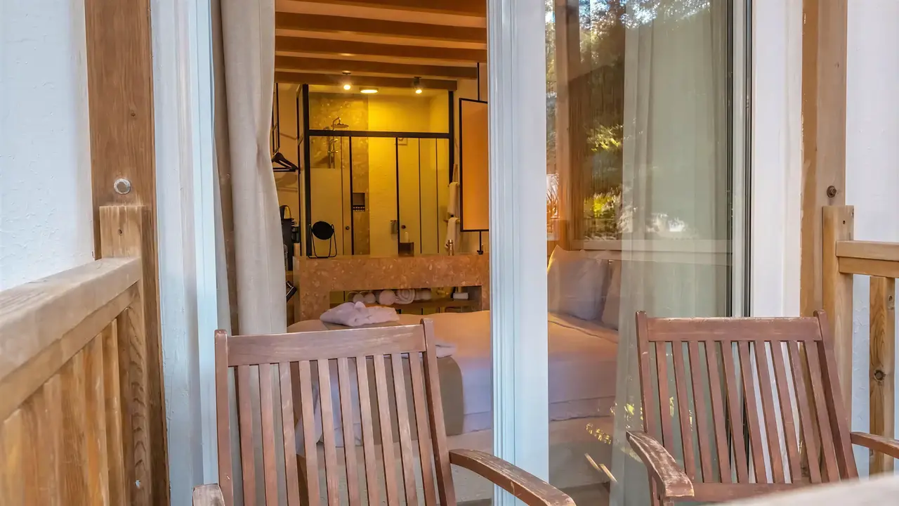 Prywatny balkon i sypialnia w Marvida Senses Very Chic