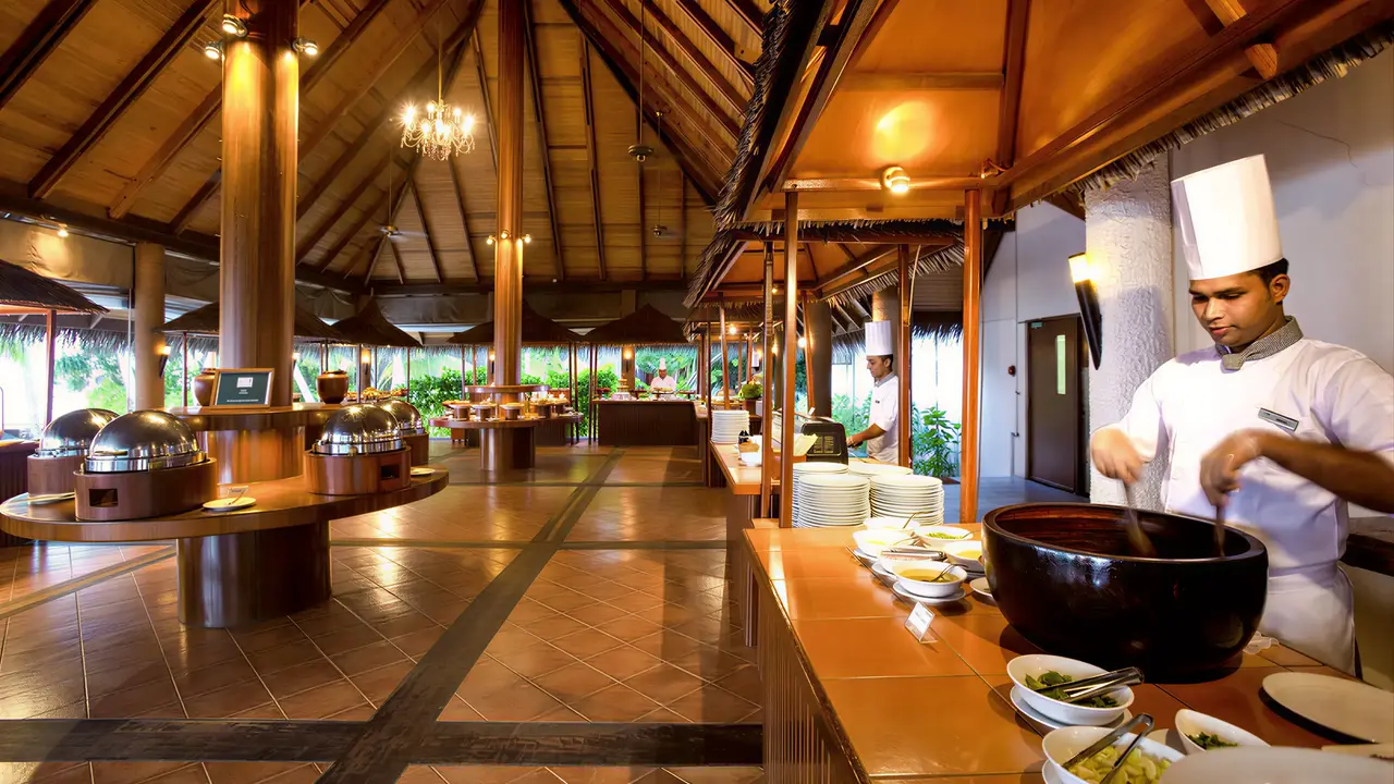 Bufet z jedzeniem w Medhufushi Island Resort