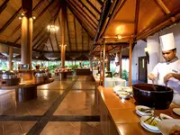 Bufet z jedzeniem w Medhufushi Island Resort