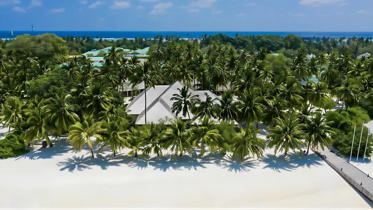 Widok z lotu ptaka na kompleks Meeru Island Resort