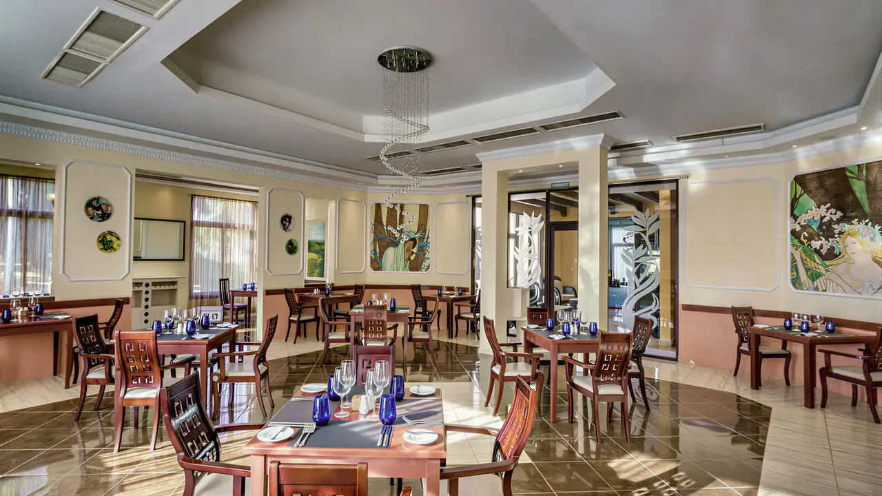 Elegancka restauracja w hotelu Melia Peninsula