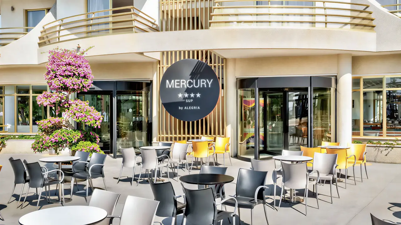 Elewacja i wejście do Mercury