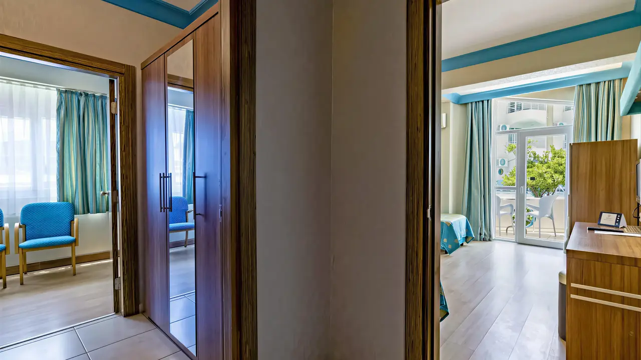 Wnętrze pokoju gościnnego w Miarosa Kemer Beach