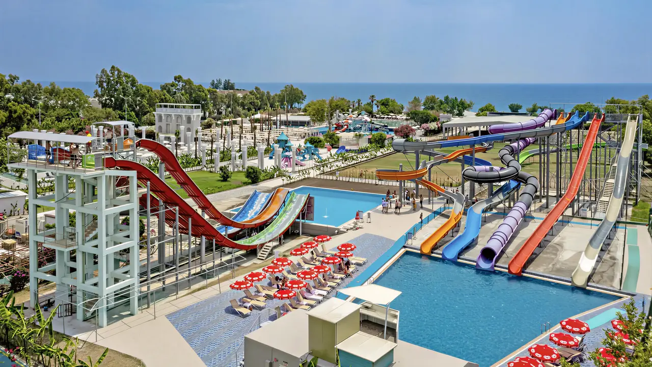Zjeżdżalnie wodne w Miarosa Kemer Beach