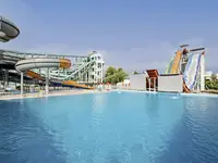 Zjeżdżalnie wodne i basen w Miarosa Kemer Beach