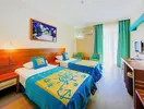 Pokój z dwoma łóżkami w Miarosa Kemer Beach