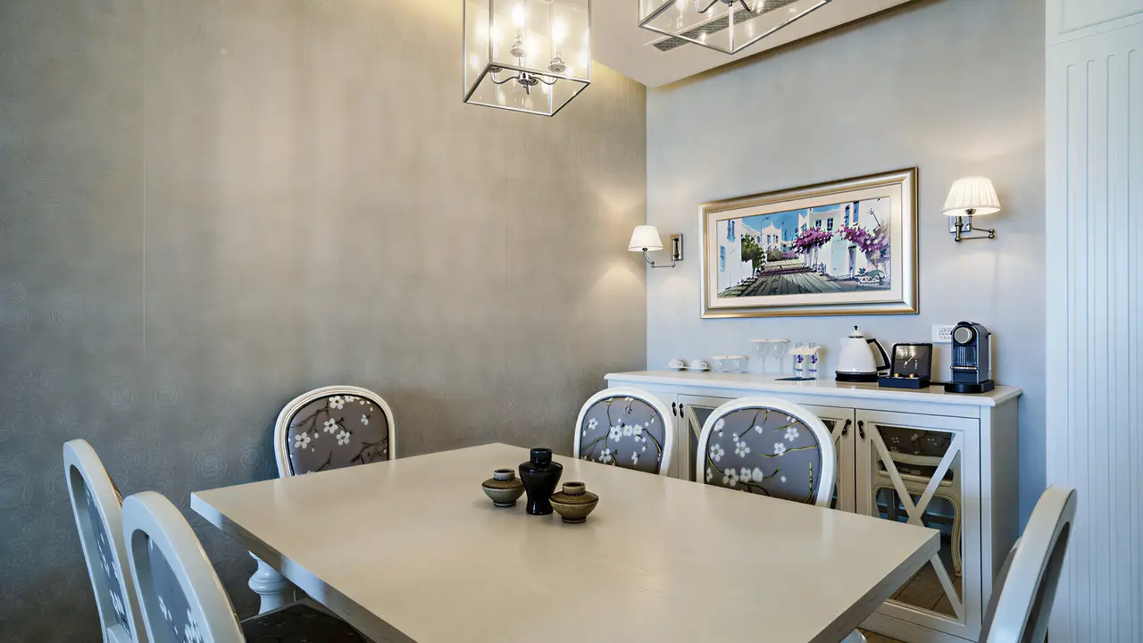 Jadalnia w pokoju gościnnym w Mivara Luxury Resort & Spa Bodrum