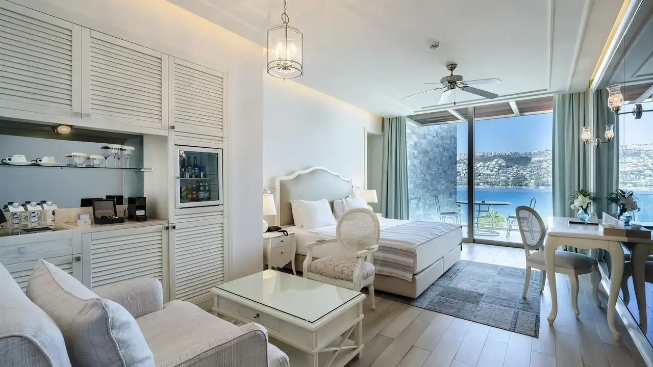 Elegancki pokój z widokiem w Mivara Luxury Resort & Spa Bodrum