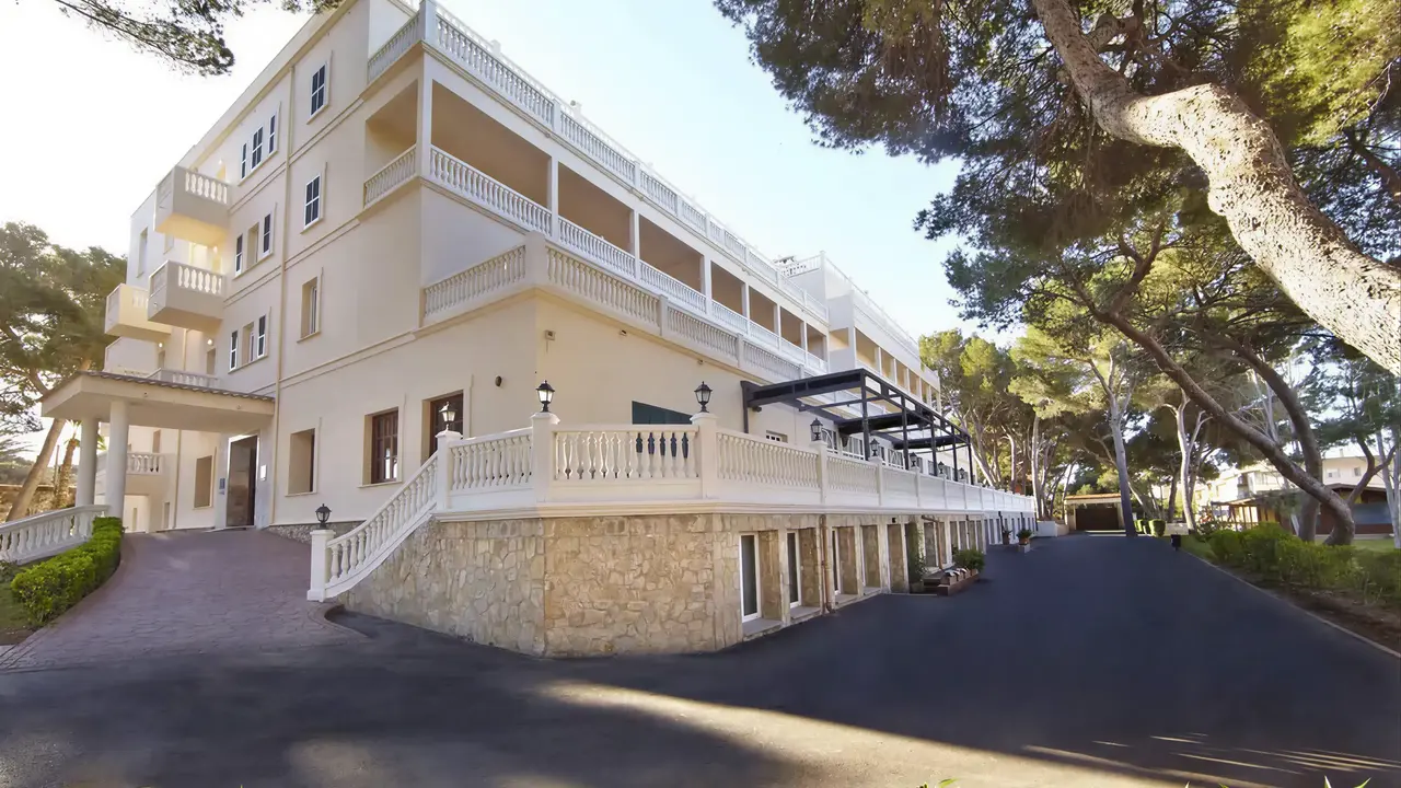 Elewacja i wejście do budynku MLL Palma Bay Club Resort