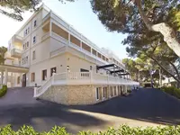 Elewacja i wejście do budynku MLL Palma Bay Club Resort