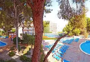 Widok na kompleks basenów w MLL Palma Bay Club Resort
