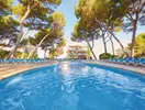 Basen z leżakami w hotelu MLL Palma Bay Club Resort