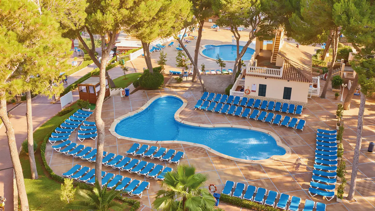 Widok na kompleks basenowy w MLL Palma Bay Club Resort