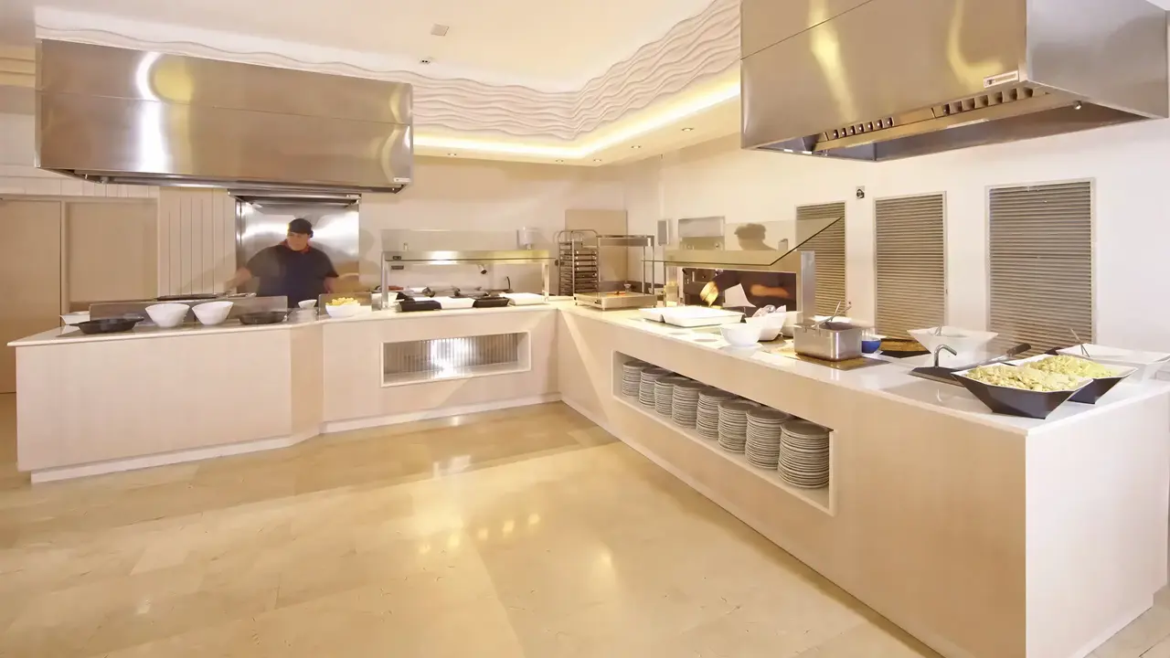 Bufet z jedzeniem w MLL Palma Bay Club Resort