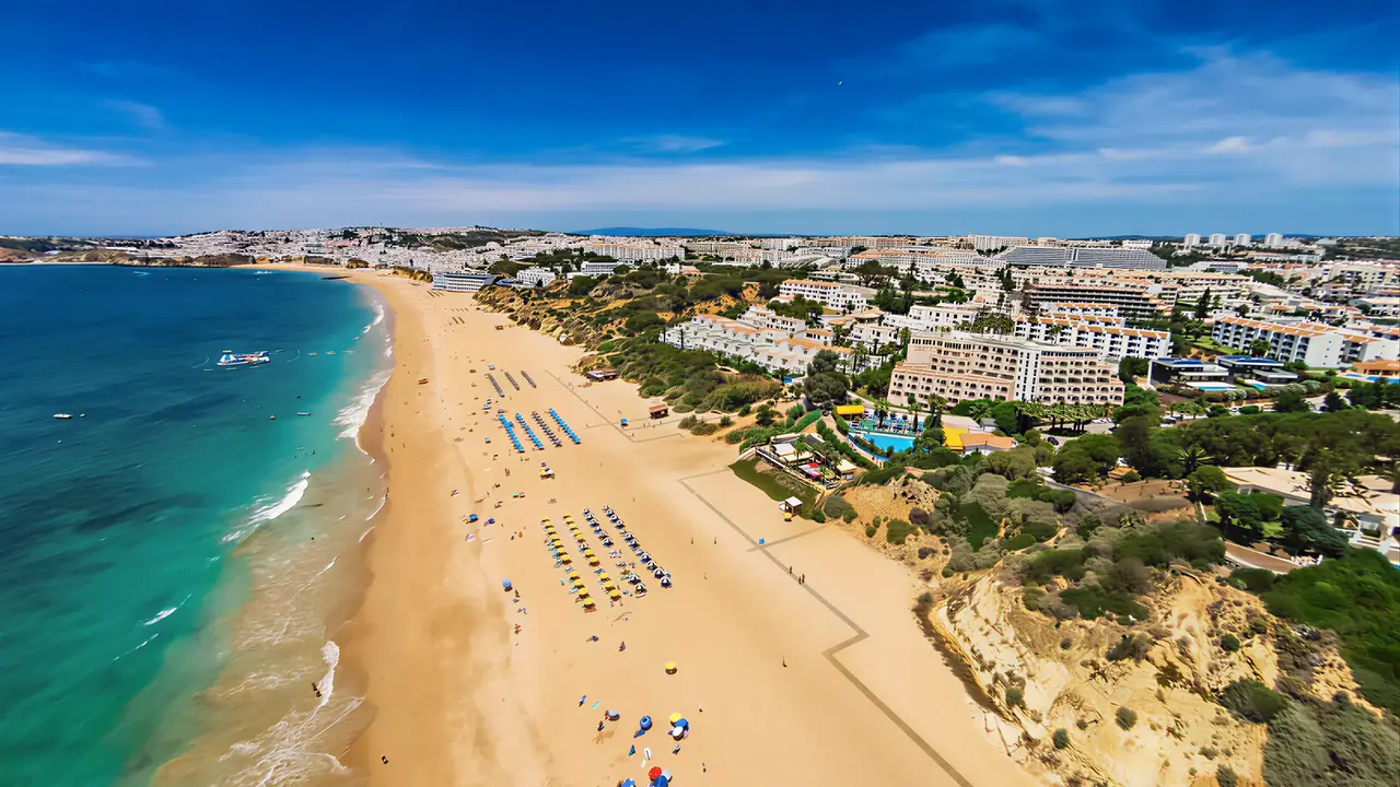 Widok z lotu ptaka na Monica Isabel Beach Club i plażę