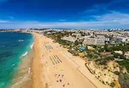 Widok z lotu ptaka na Monica Isabel Beach Club i plażę