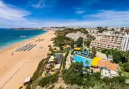 Widok na kompleks Monica Isabel Beach Club oraz plażę