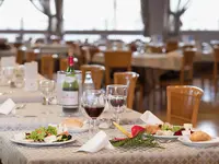 Nakryte stoły w restauracji Monopol (Puerto de la Cruz)