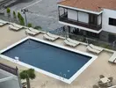 Basen z leżakami w Monopol (Puerto de la Cruz)