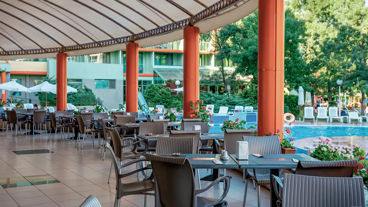 Restauracja na zewnątrz w MPM Kalina Garden