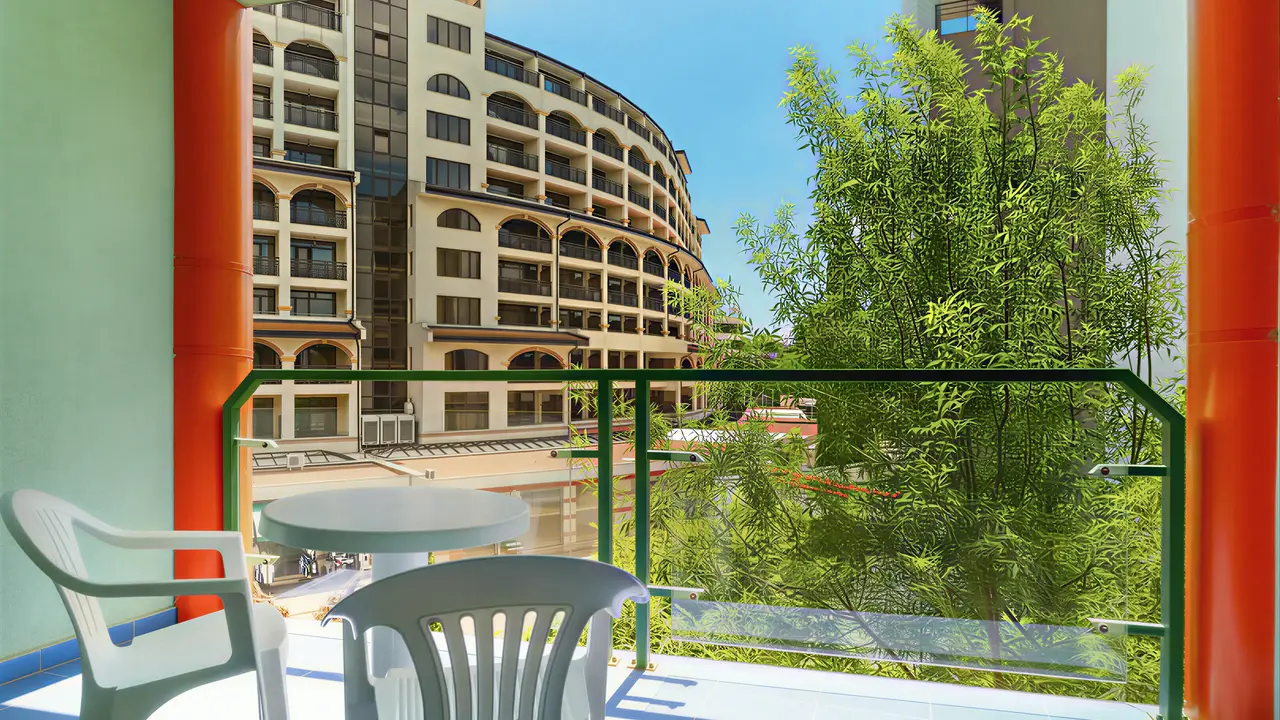 Balkon z widokiem na budynek MPM Kalina Garden