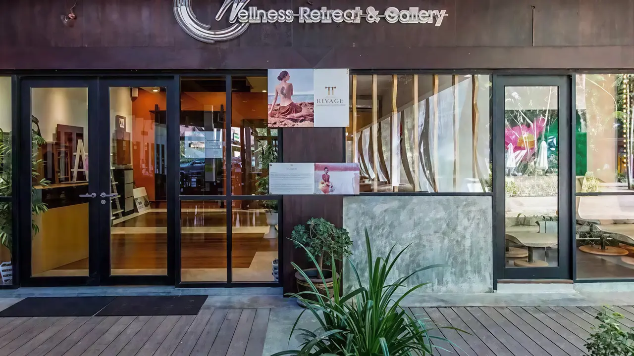 Wejście do Wellness Retreat & Gallery w Nai Yang Beach Resort